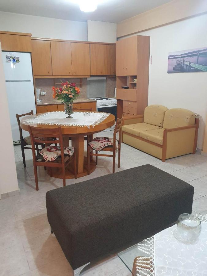 Elle Apartment By Alp Hospitality Services Nea Kallikrateia Bagian luar foto