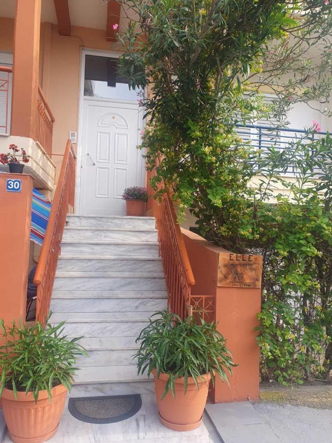 Elle Apartment By Alp Hospitality Services Nea Kallikrateia Bagian luar foto